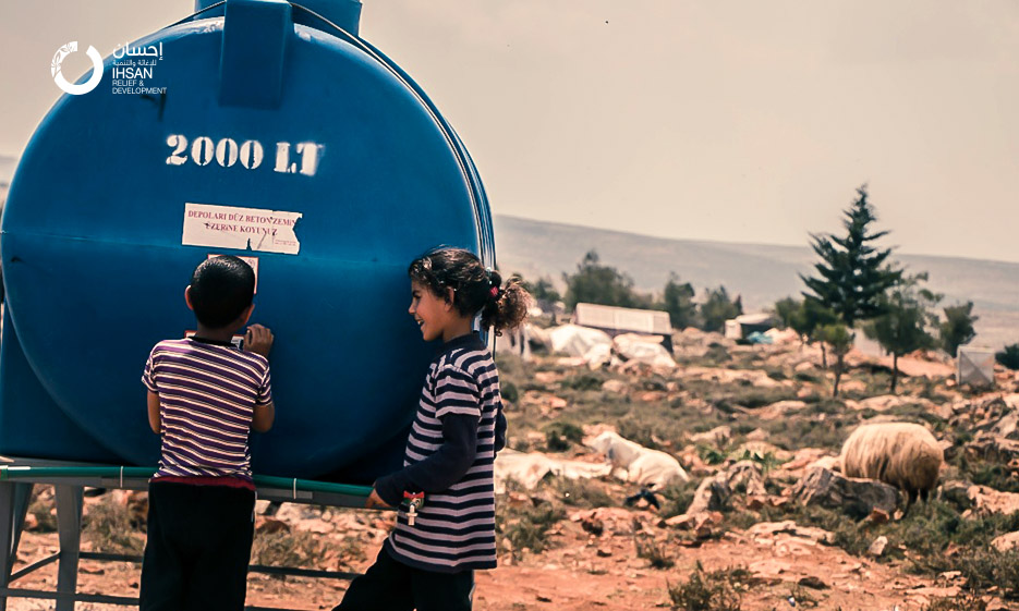 The continuation of various activities in water, hygiene and emergency response for displaced people within the joint project between IhsanRD and UNICEF