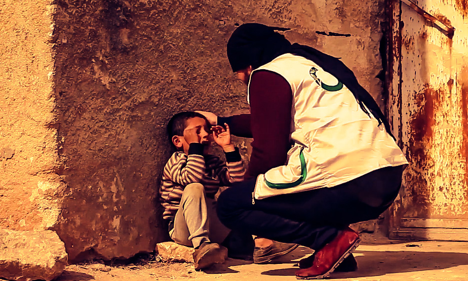 Food baskets distribution in cooperation with the World Food Program