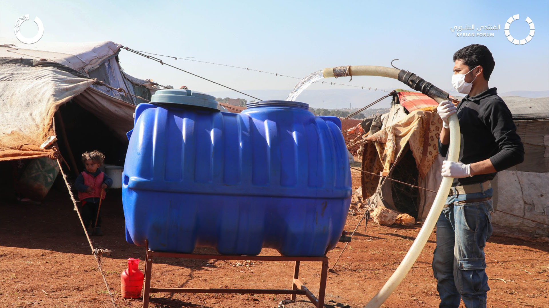 (العربية) أزمة مياه الشرب تجتاح مخيمات الشمال السوري وتهدد حياة الآلاف